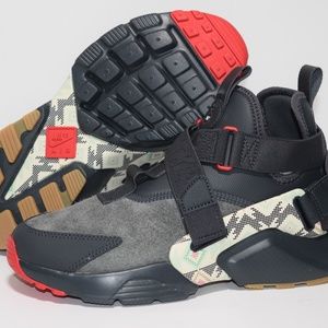 Nike Air HuaracheCity UTL PRM AT6170 001